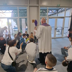 Održan križni put osnovnoškolaca u Bogoslužnom prostoru bl. Alojzija Stepinca